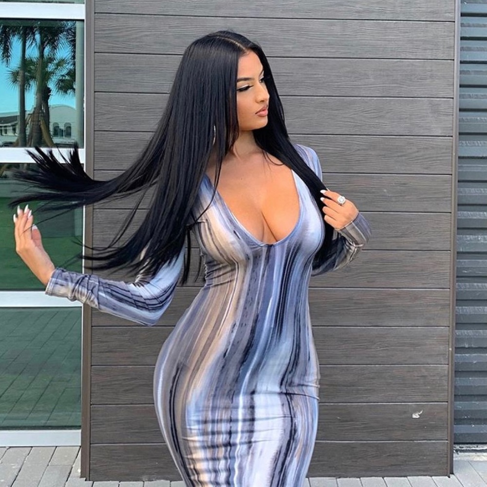 💕😍MAKE AN OFFER! TIE DYE BLUE MAXI DRESS😍💕 - Picture 2 of 4